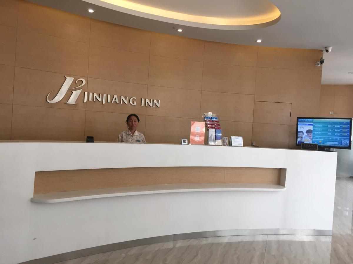 锦江之星上海华师大店酒店 外观 照片